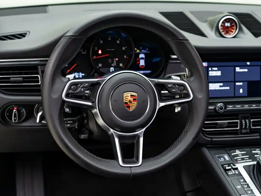 Porsche Macan — миниатюра 11