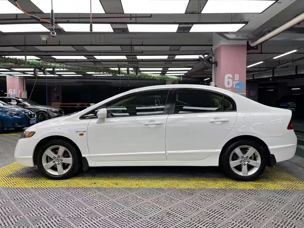 Honda Civic — миниатюра 8