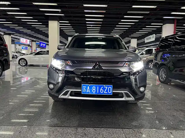 MITSUBISHI OUTLANDER 2019