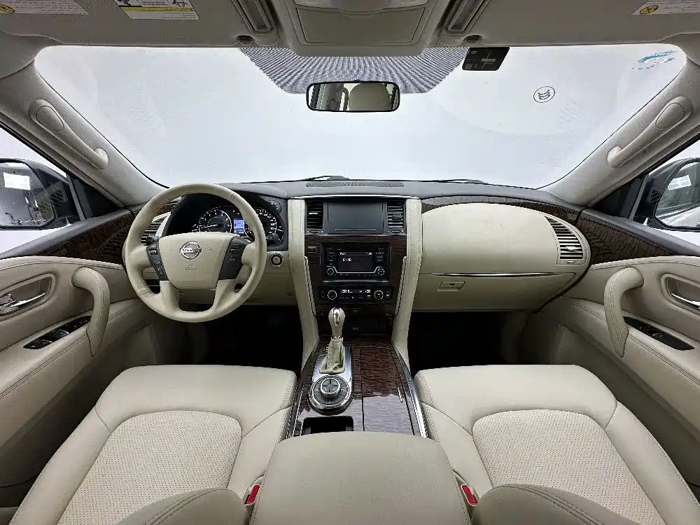 Nissan Patrol — миниатюра 10