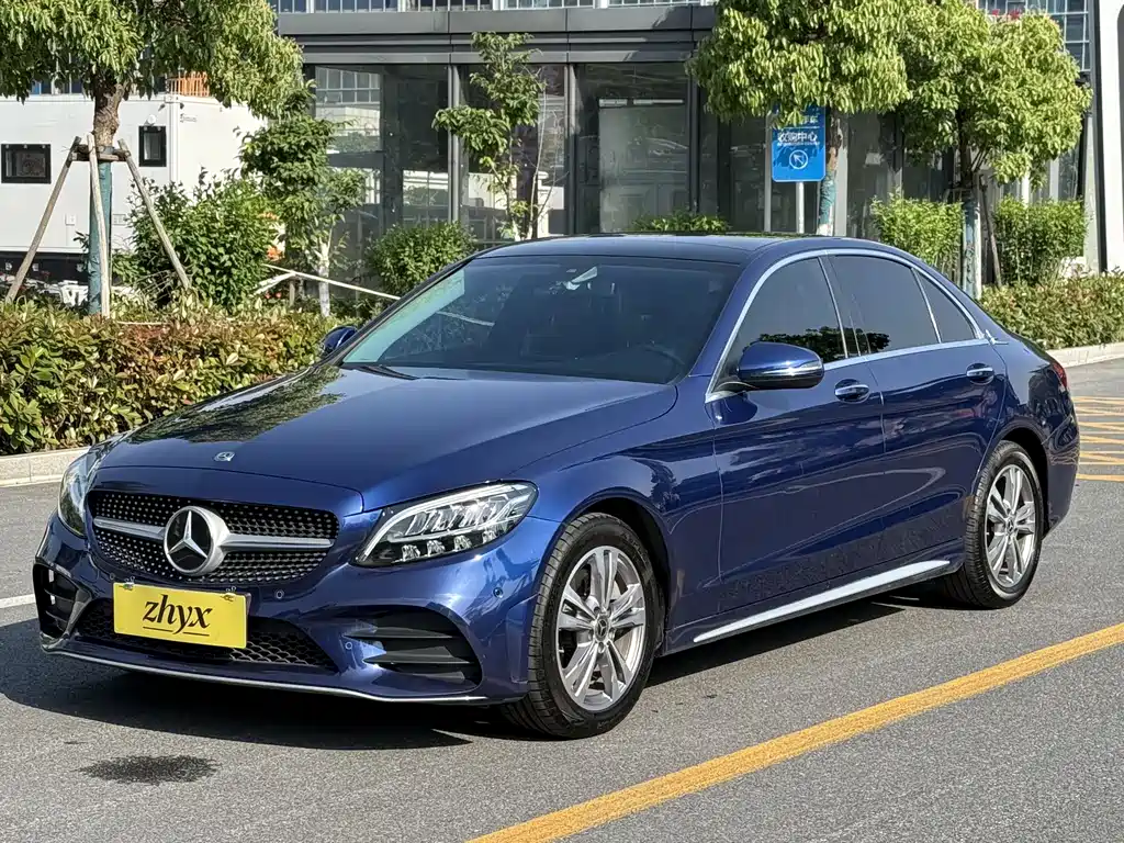 Mercedes-Benz C-Class 2021