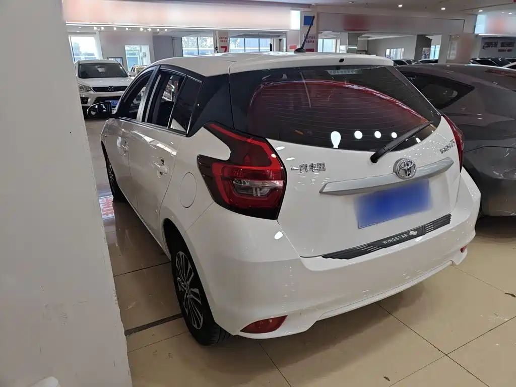 Toyota Vios FS — миниатюра 10