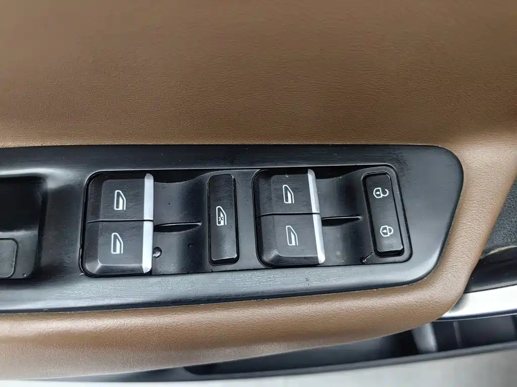 Geely Boyue — миниатюра 9