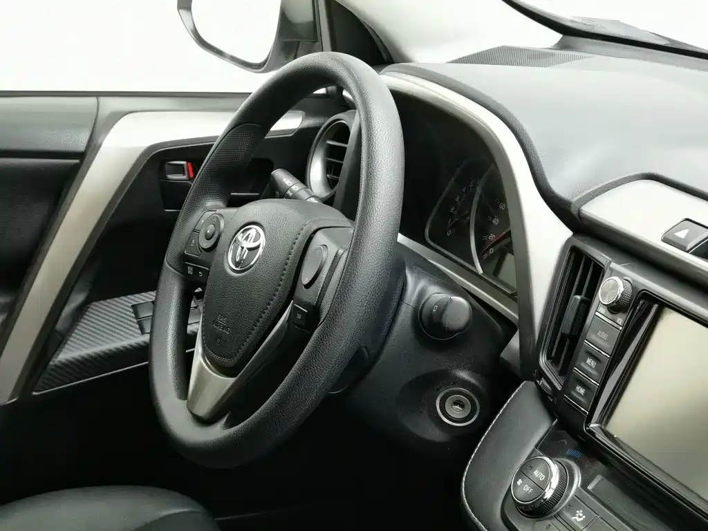 Toyota RAV4 — миниатюра 22