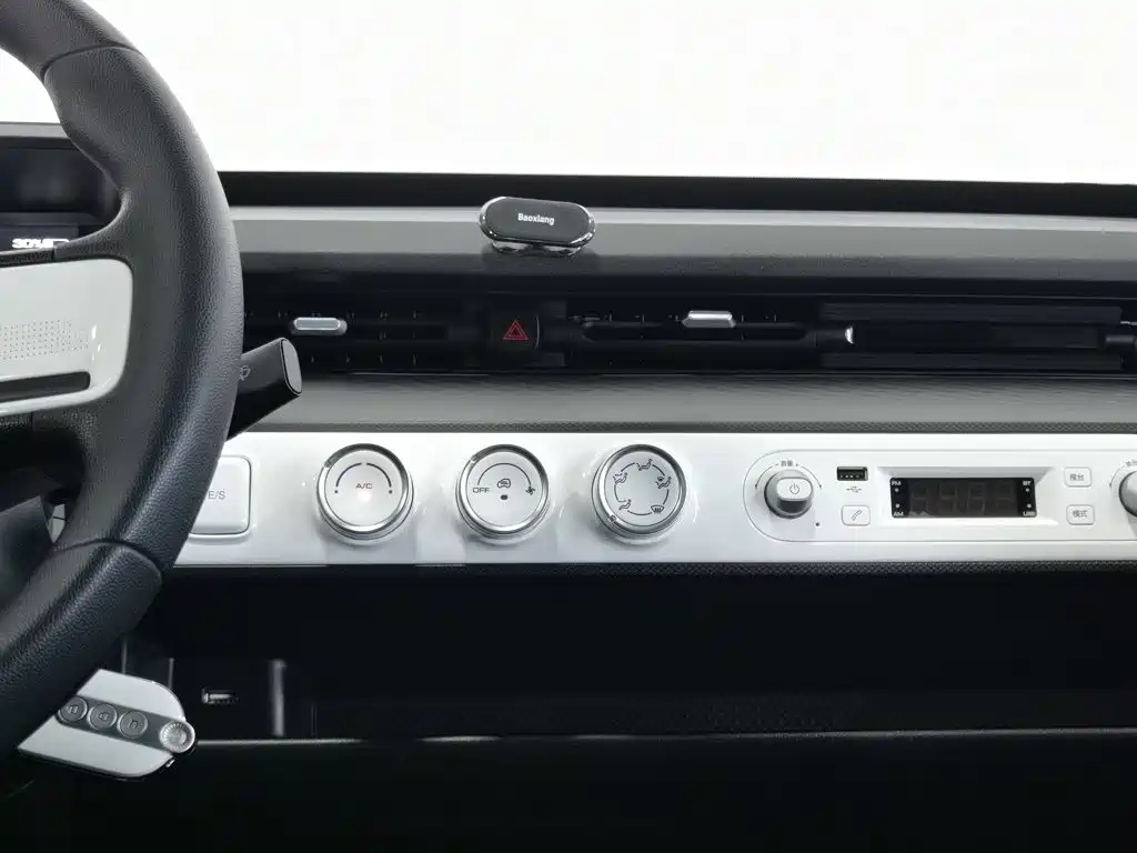 Wuling MINIEV — миниатюра 12
