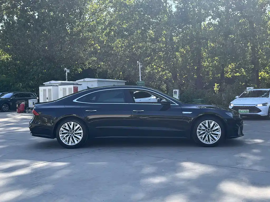 Audi A7L — миниатюра 11