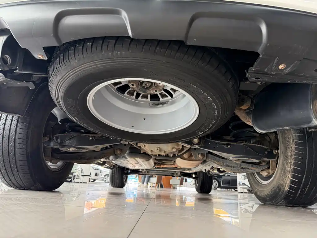 Nissan Patrol — миниатюра 22