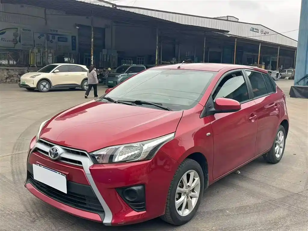 Toyota Yaris L 2015