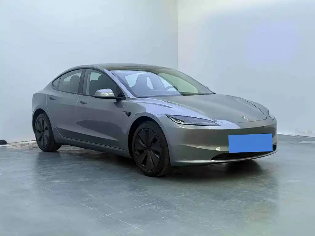 Tesla Model 3 — миниатюра 5