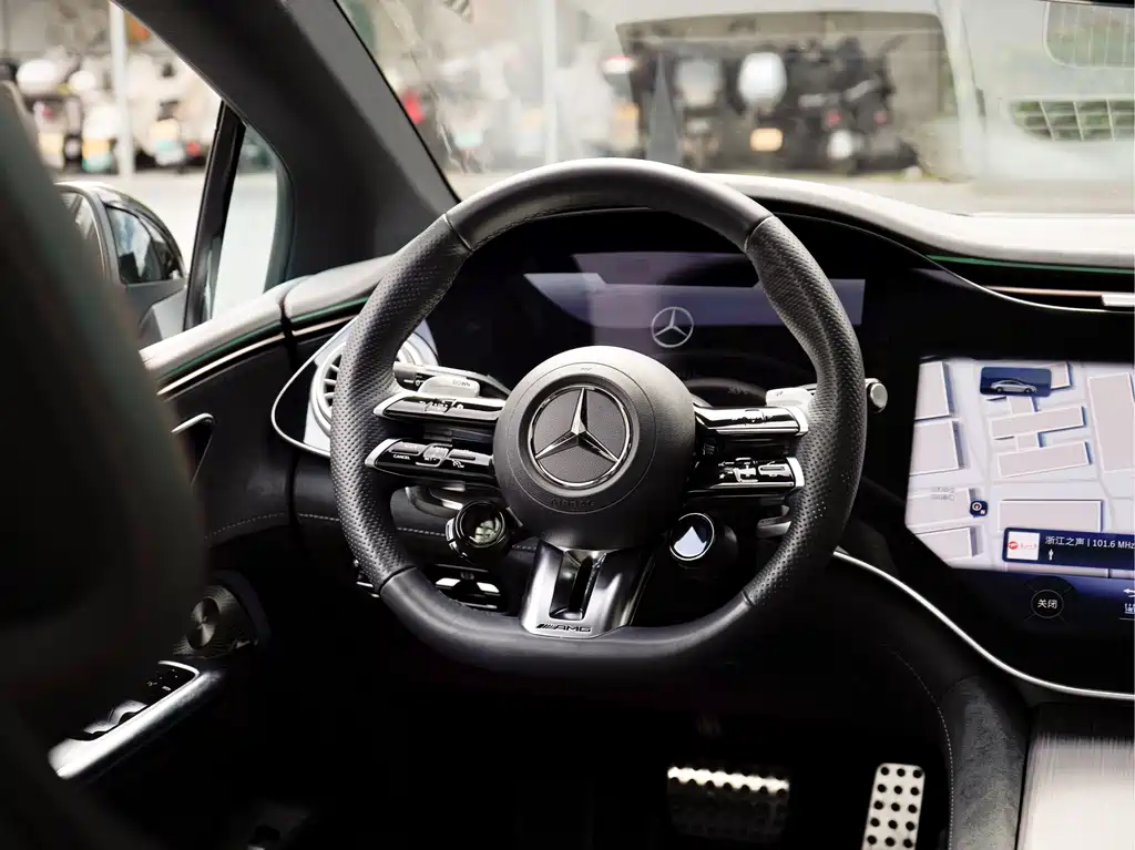 Mercedes-Benz EQE AMG — миниатюра 13