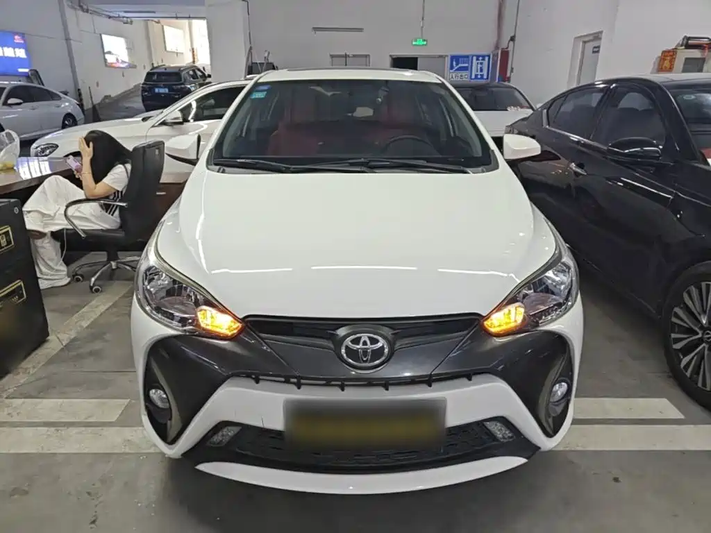 Toyota Yaris L — миниатюра 3