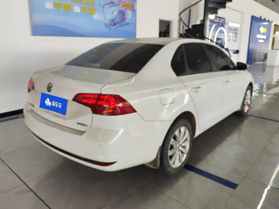 Volkswagen Bora — миниатюра 3