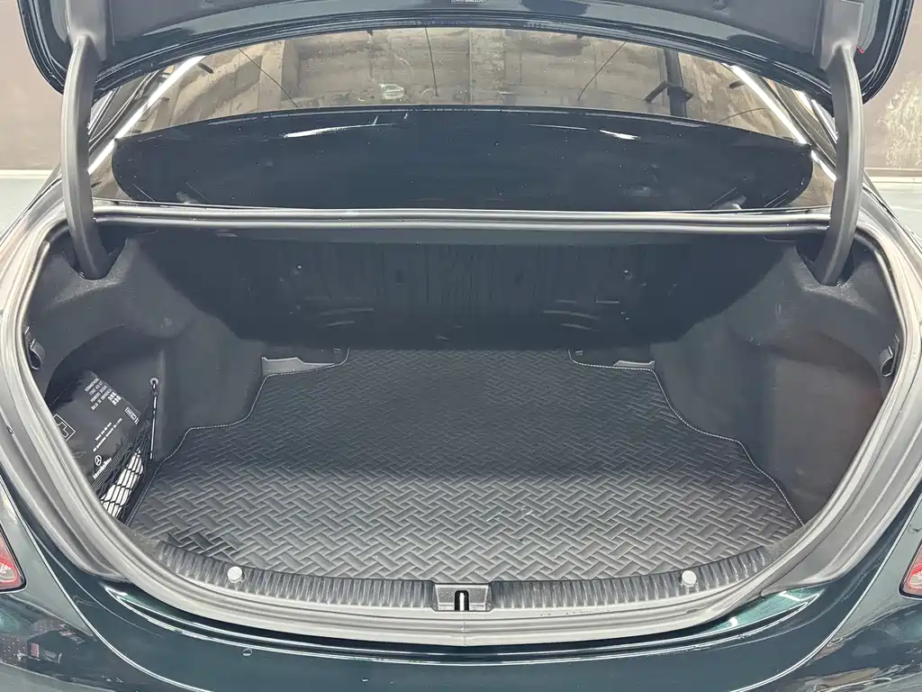Mercedes-Benz C-Class — миниатюра 22