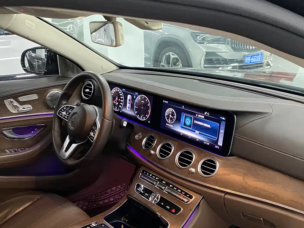 Mercedes-Benz E-Class — миниатюра 6