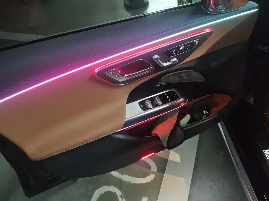 Mercedes-Benz E-Class — миниатюра 7