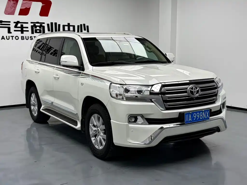 Toyota Land Cruiser 2017 5.7L VXR