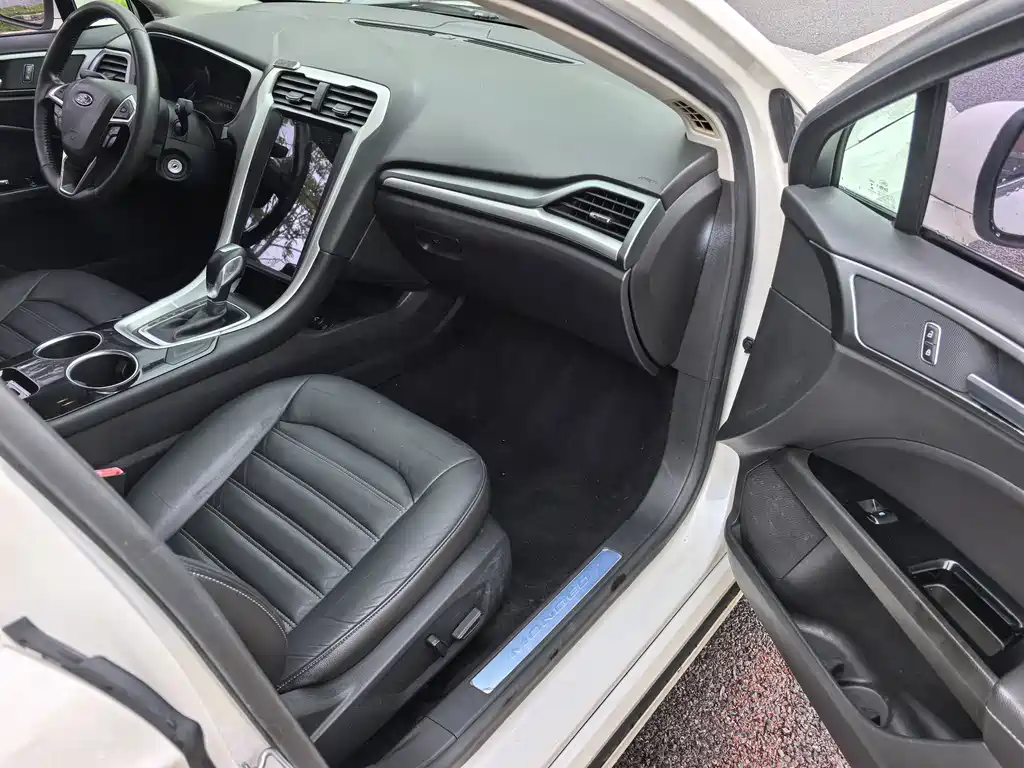 Ford Mondeo — миниатюра 12