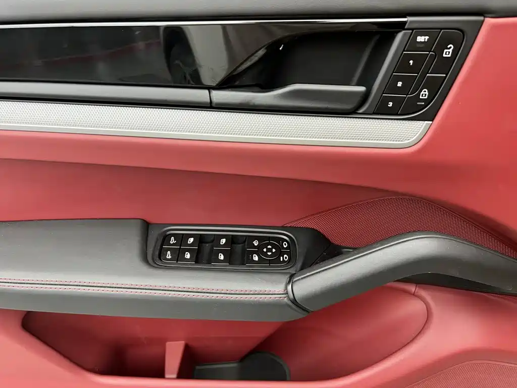 Porsche Cayenne — миниатюра 39