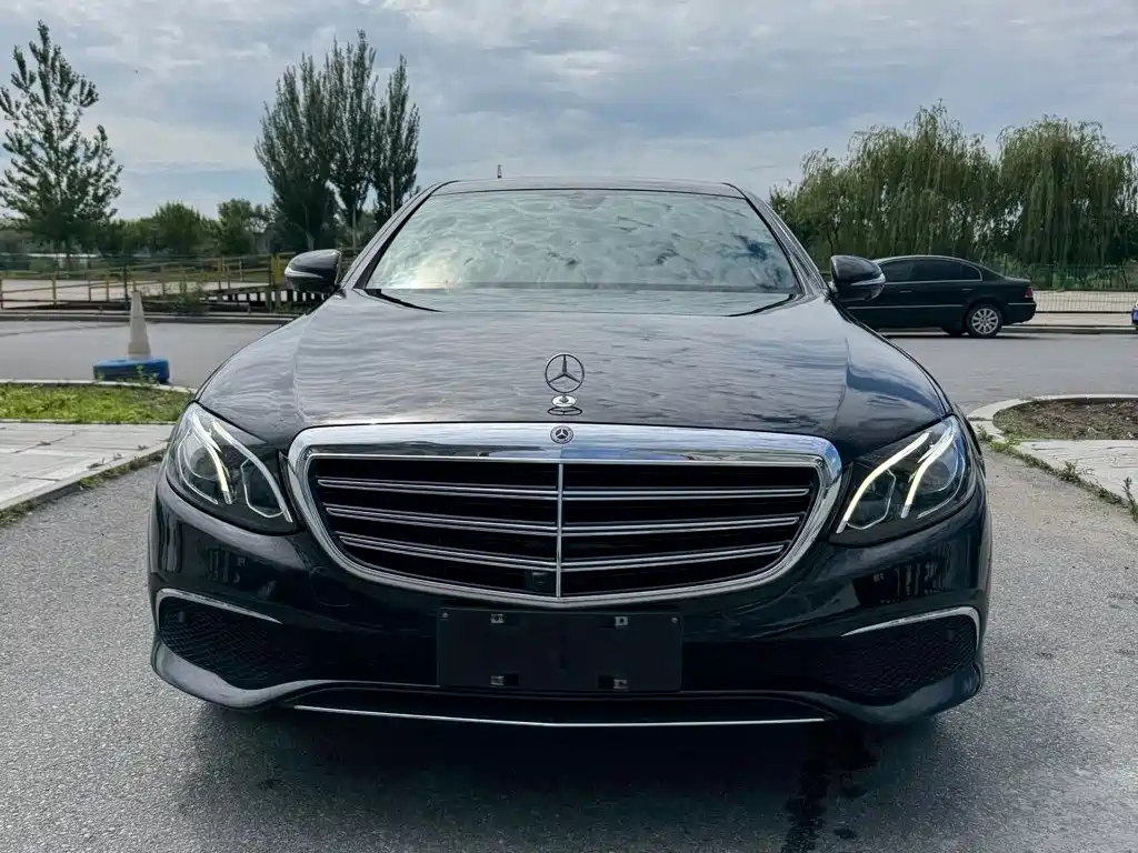 Mercedes-Benz E-Class — миниатюра 9