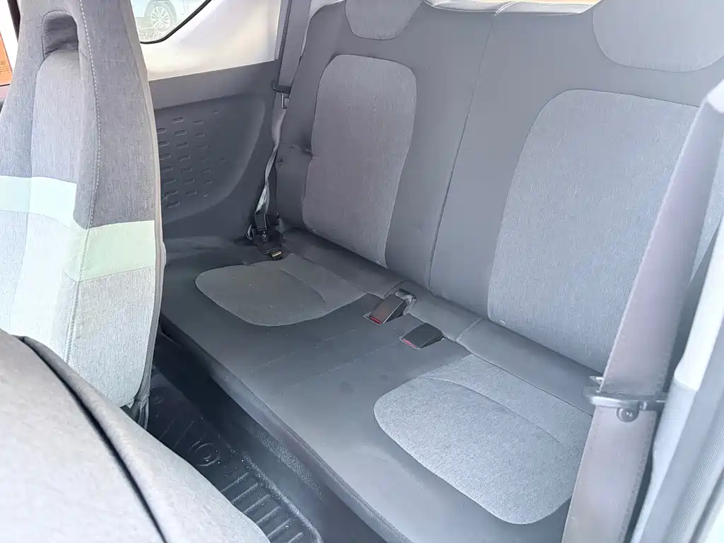 Wuling MINIEV — миниатюра 6
