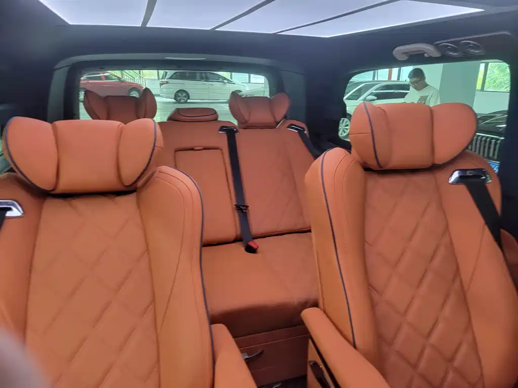 Mercedes-Benz Vito 2021 2.0T Elite 7 мест