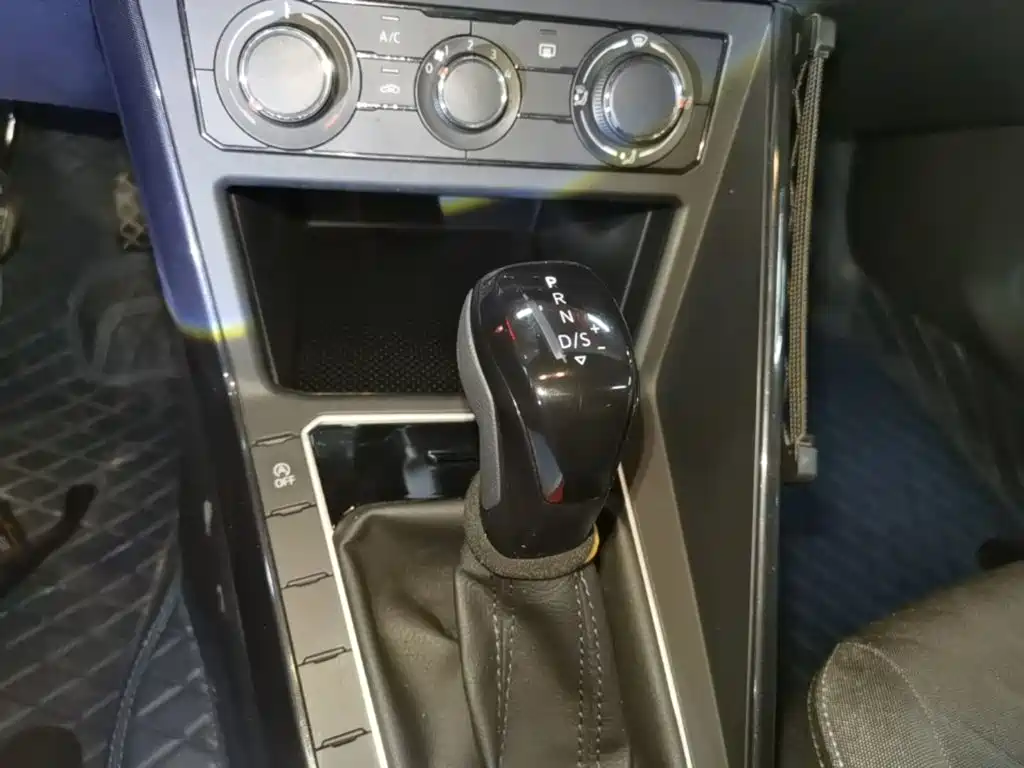 Volkswagen Lavida — миниатюра 14