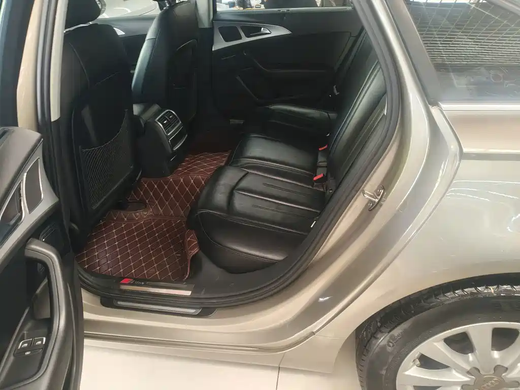 Audi A6L — миниатюра 12