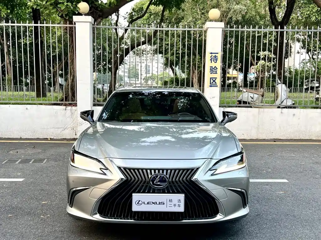 Lexus ES — миниатюра 2
