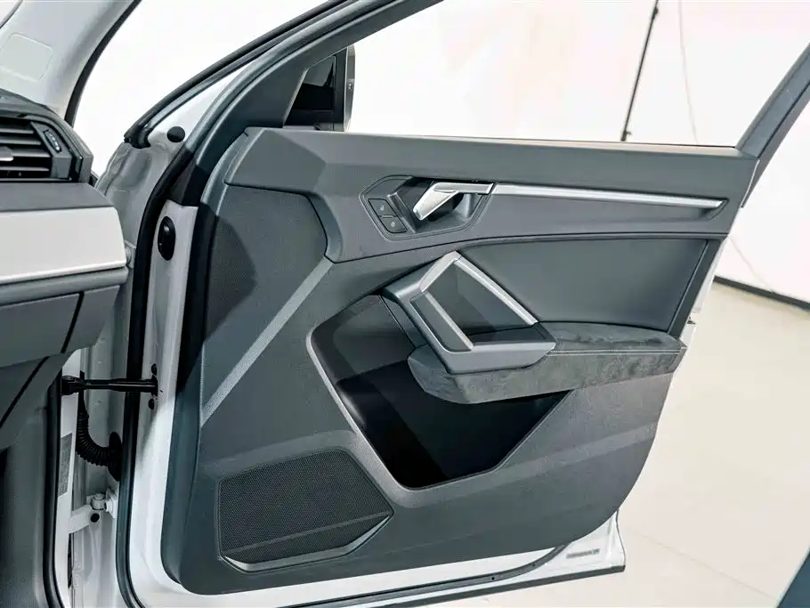 Audi Q3 Sportback — миниатюра 13