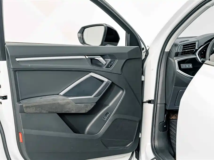 Audi Q3 Sportback — миниатюра 15
