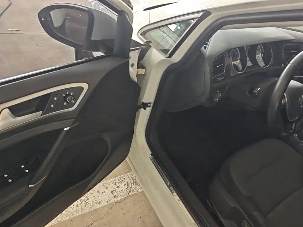 Volkswagen Golf — миниатюра 16