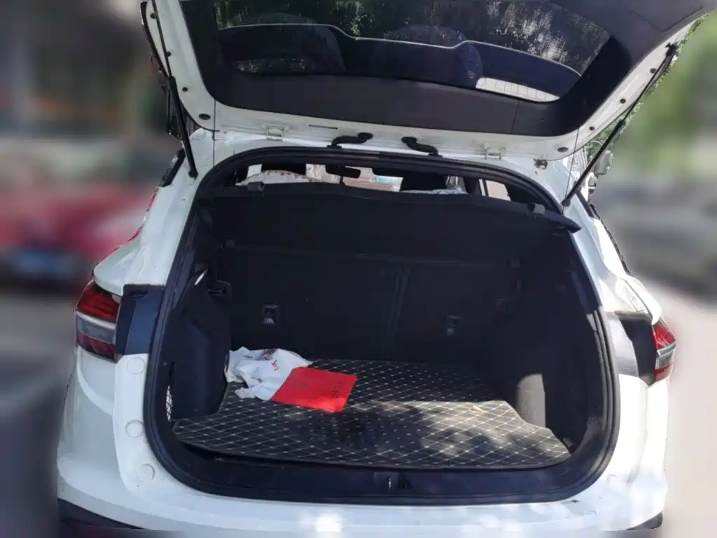 Geely Binyue — миниатюра 15
