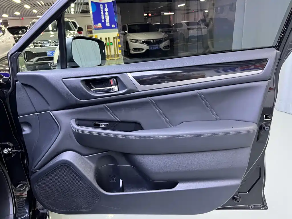 Subaru Legacy — миниатюра 13
