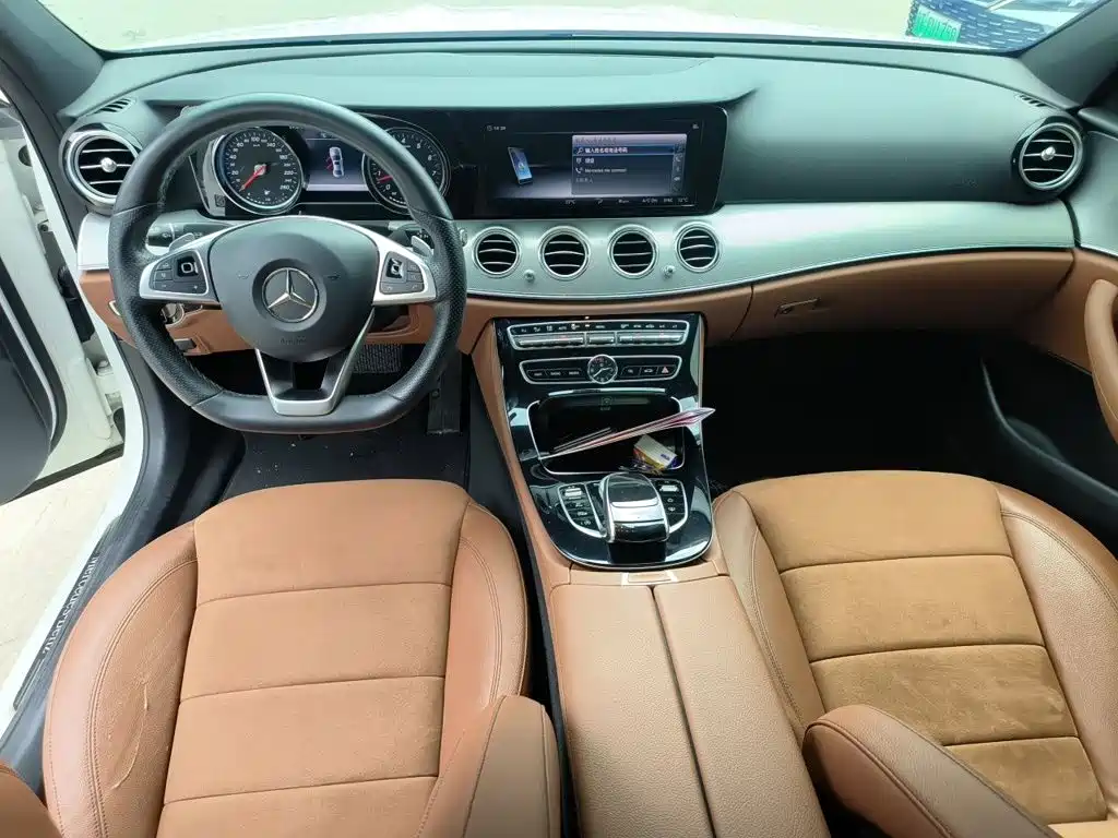 Mercedes-Benz E-Class — миниатюра 13