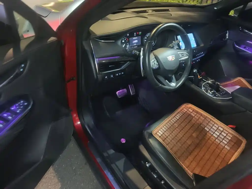 Cadillac XT4 — миниатюра 14
