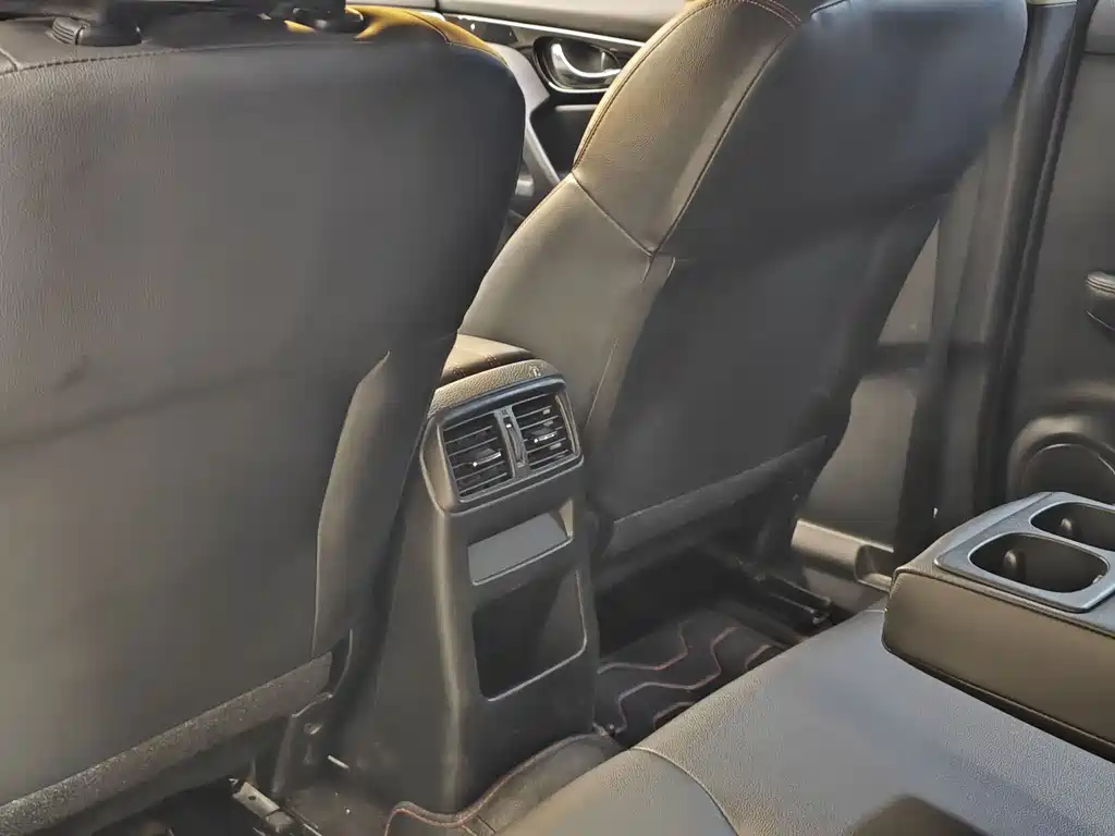 Nissan Qashqai — миниатюра 23