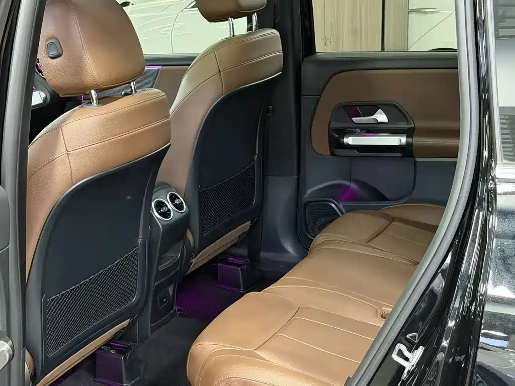 Mercedes-Benz GLB — миниатюра 8