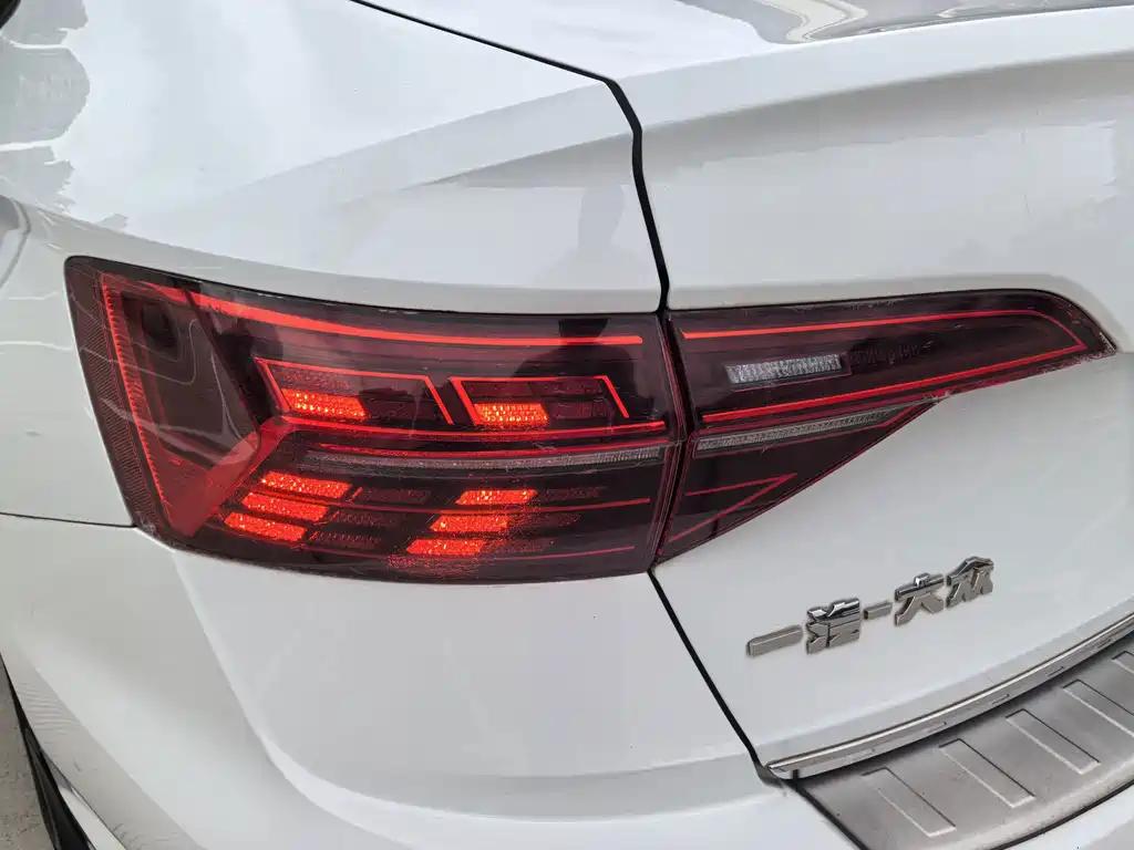 Volkswagen Sagitar — миниатюра 33