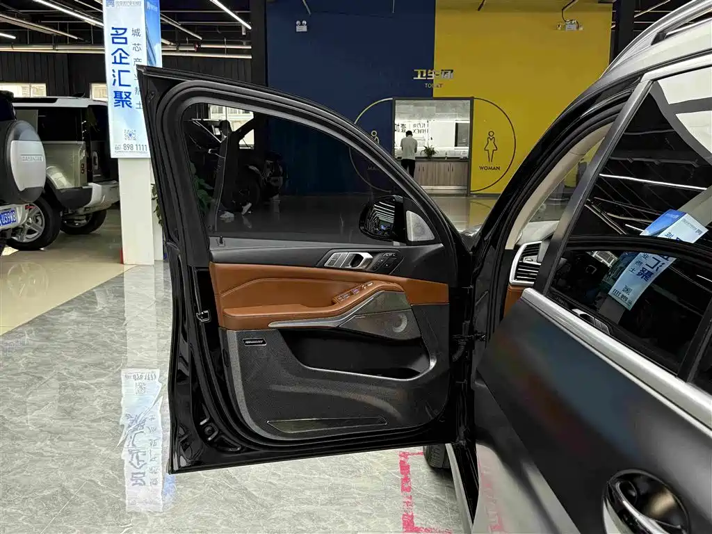 BMW X7 — миниатюра 7