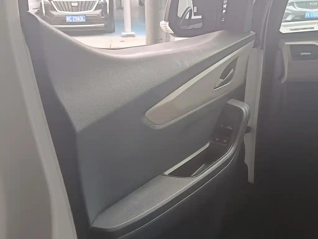 SAIC MAXUS CHASE EV30