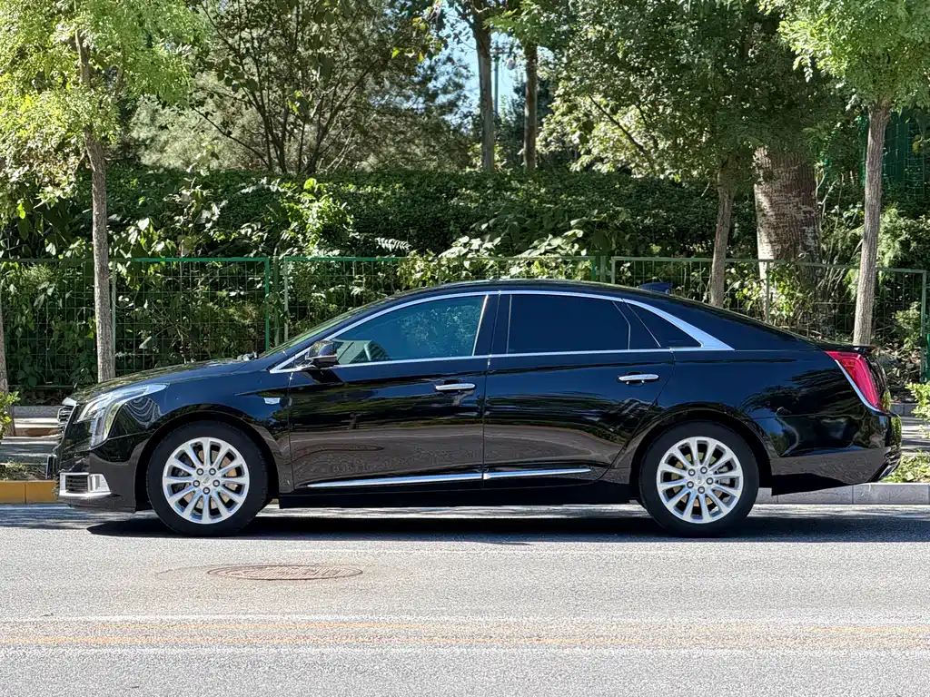 Cadillac XTS — миниатюра 3