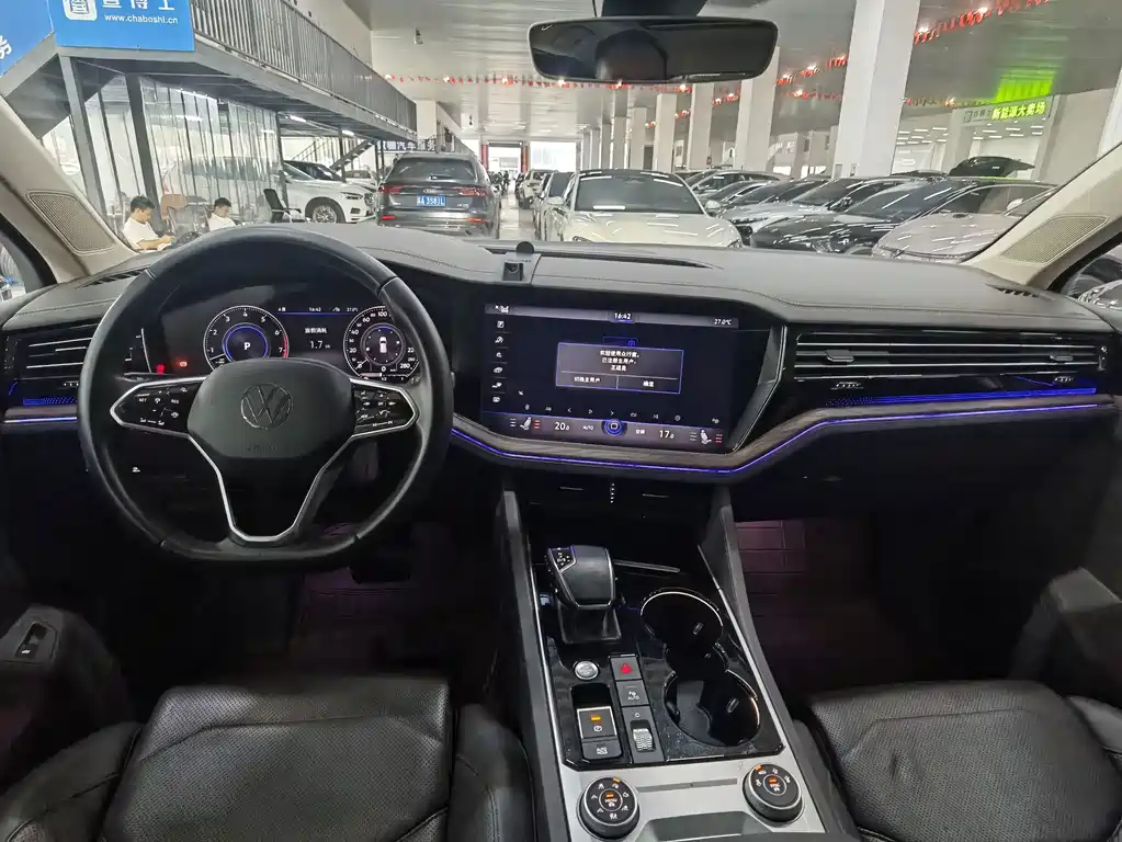 Volkswagen Touareg — миниатюра 16