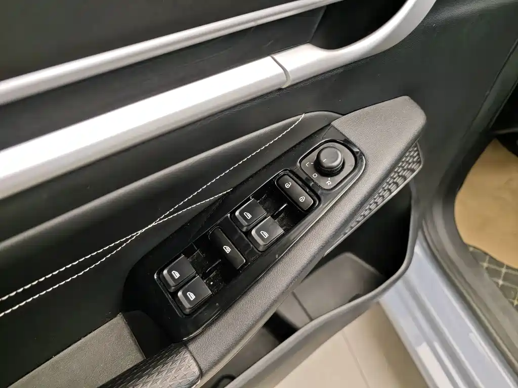 Geely Emgrand — миниатюра 9