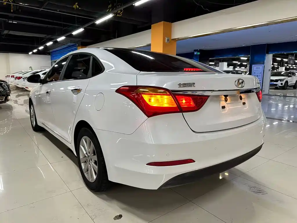 Hyundai Mistra — миниатюра 8
