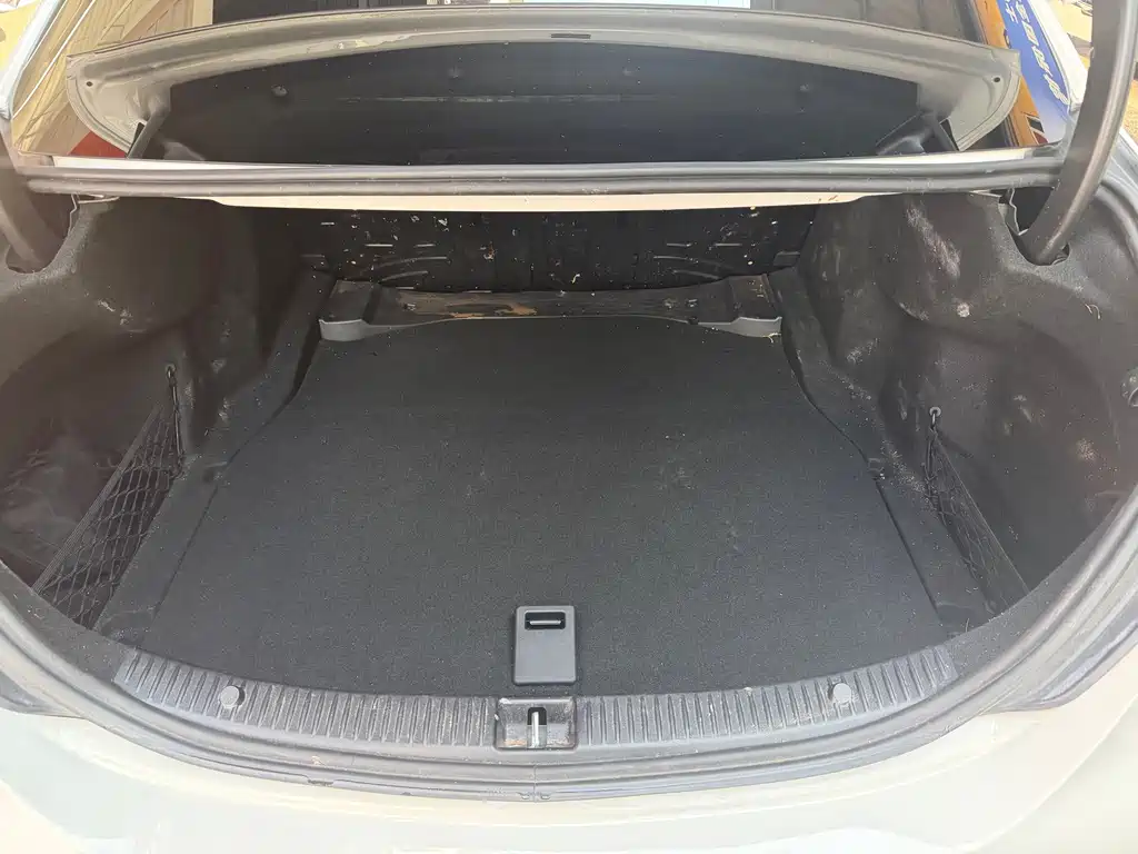 Mercedes-Benz C-Class — миниатюра 17