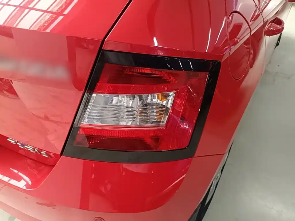 Skoda Fabia — миниатюра 8