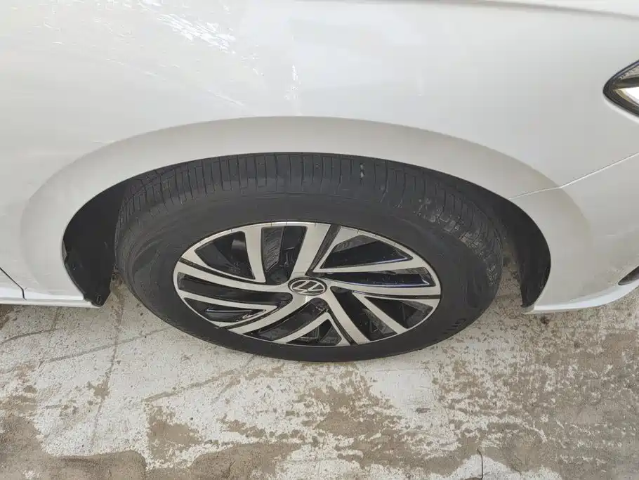 Volkswagen Lavida — миниатюра 6