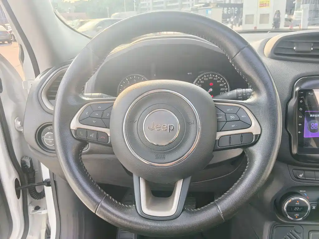 Jeep Renegade — миниатюра 10