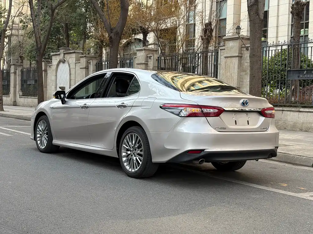 TOYOTA CAMRY