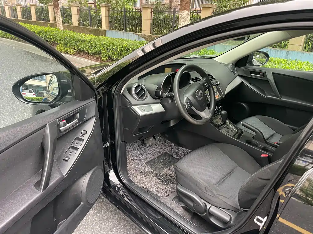 Mazda 3 Xingcheng — миниатюра 4